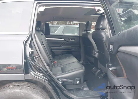 2018 Toyota Highlander Xle z USA, uszkodzony, nr VIN 5TDJZRFH3JS532157